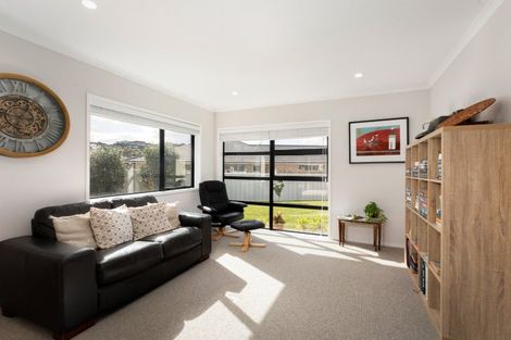 Photo of property in 6 Vantage Place, Omokoroa, 3114