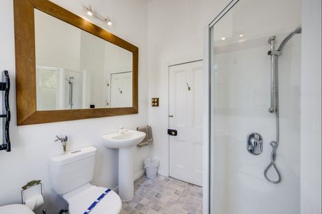 Photo of property in 84 Middle Road, Havelock North, 4130