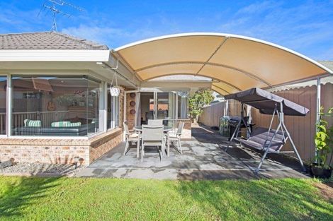 Photo of property in 58 Frank Nobilo Drive, Golflands, Auckland, 2013