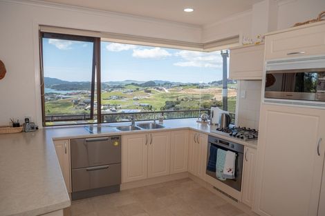Photo of property in 95 Cable Bay Block Road, Cable Bay, 0420