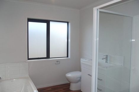 Photo of property in 18 Diamond Grove, Brown Owl, Upper Hutt, 5018