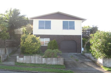 Photo of property in 30 Gloaming Hill, Titahi Bay, Porirua, 5022