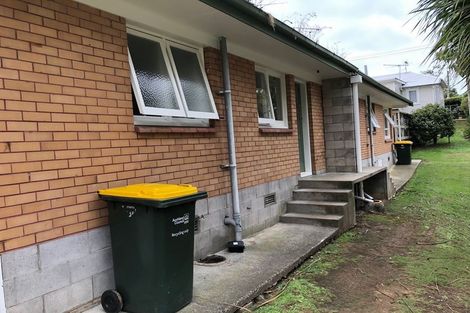 Photo of property in 3/7 Luplau Crescent, Cockle Bay, Auckland, 2014