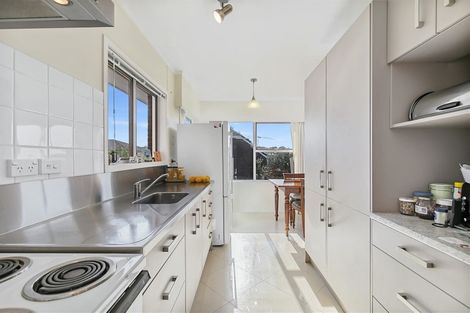 Photo of property in 3/27 Corunna Road, Milford, Auckland, 0620