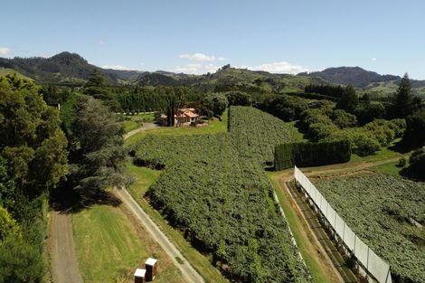 Photo of property in 6 Woodland Road, Johnsonville, Wellington, 6037