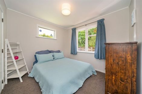 Photo of property in 5 Whangakoko Grove, Birchville, Upper Hutt, 5018