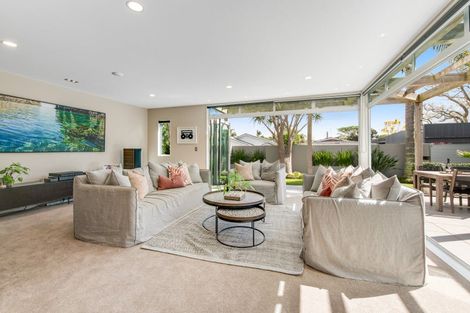 Photo of property in 58 The Circle, Manly, Whangaparaoa, 0930