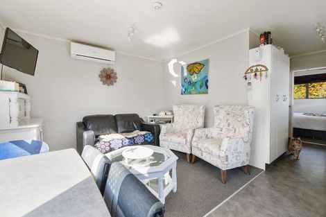Photo of property in 32 Willow Avenue, Hannahs Bay, Rotorua, 3010