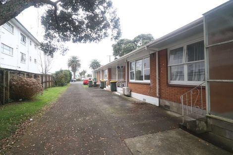 Photo of property in 3/760 Beach Road, Browns Bay, Auckland, 0630