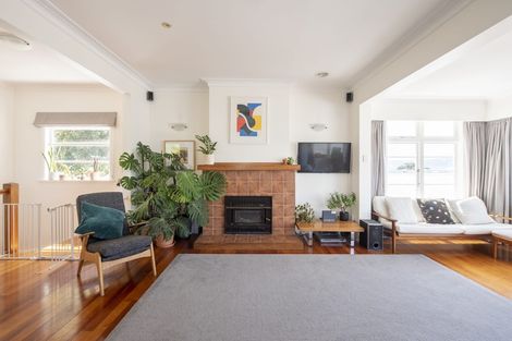 Photo of property in 189 Marine Parade, Seatoun, Wellington, 6022