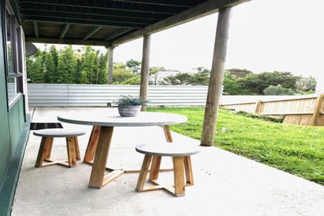 Photo of property in 42 Elliston Crescent, Stanmore Bay, Whangaparaoa, 0932