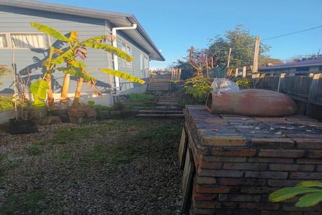 Photo of property in 3 Gazelle Avenue, Beach Haven, Auckland, 0626