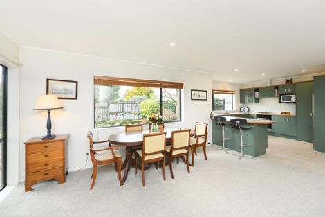 Photo of property in 4 Mckenzie Court, Terrace End, Palmerston North, 4410