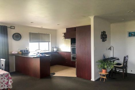 Photo of property in 21 San Domingo Rise, Henderson, Auckland, 0612