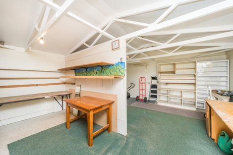 Photo of property in 14 Vernon Avenue, Takaro, Palmerston North, 4412