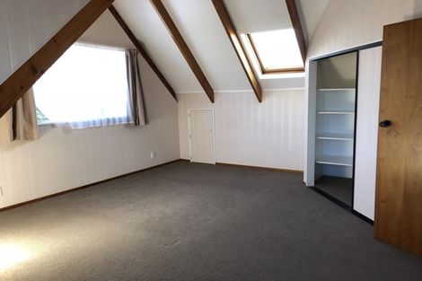 Photo of property in 1024 East Coast Road, Fairview Heights, Auckland, 0630