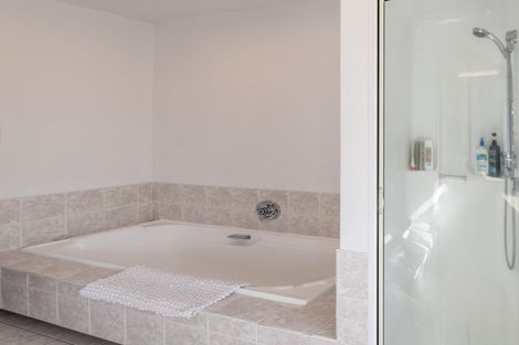 Photo of property in 1/12 Craig Road, Milford, Auckland, 0620