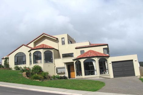 Photo of property in 10 Oratia Drive, Glen Eden, Auckland, 0602