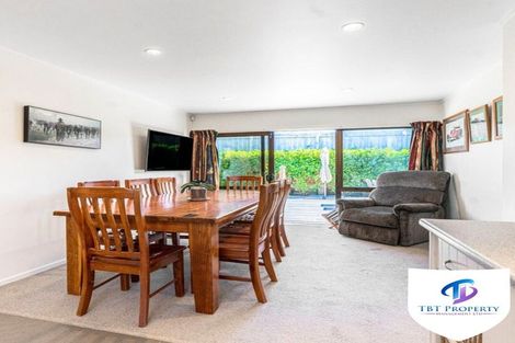 Photo of property in 563 Great South Road, Rosehill, Papakura, 2113