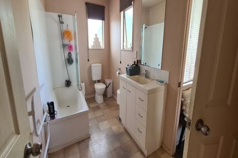 Photo of property in 14 Gina Avenue, Ranui, Auckland, 0612