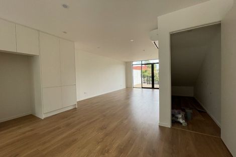 Photo of property in 7c Reg Pearce Way, Glen Innes, Auckland, 1072