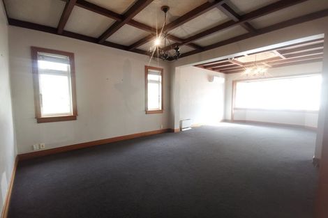 Photo of property in 18 Waiohua Road, Greenlane, Auckland, 1061