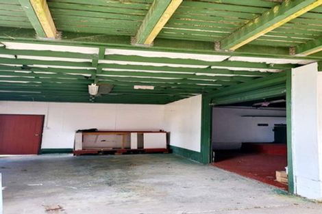 Photo of property in 779 East Coast Road, Northcross, Auckland, 0630