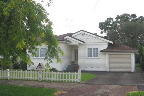 Photo of property in 14 Nolan Road, Greenlane, Auckland, 1051