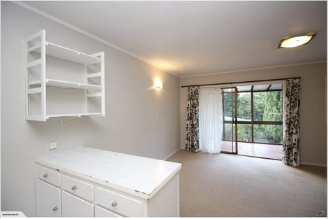 Photo of property in 1/404 Glenfield Road, Glenfield, Auckland, 0629