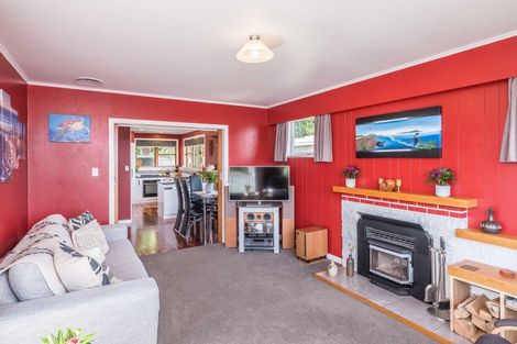 Photo of property in 4 Dunmail Way, Newlands, Wellington, 6037