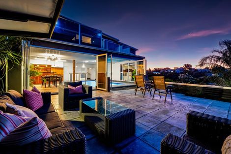 Photo of property in 14 Shearer Drive, Oakura, 4314