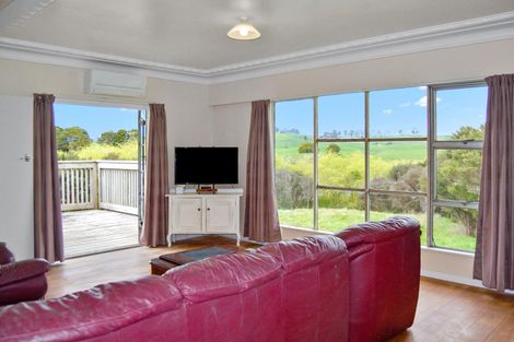 Photo of property in 17 Ranganui Road, Kaiwaka, 0573