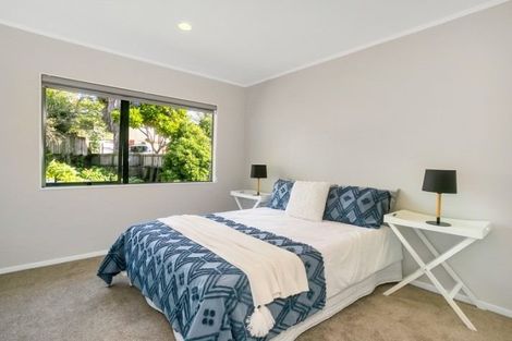 Photo of property in 1/4 De Havilland Drive, Goodwood Heights, Auckland, 2105