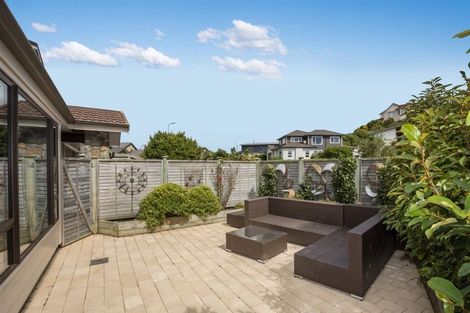 Photo of property in 12 Aoraki Rise, Aotea, Porirua, 5024