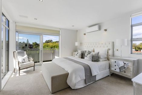Photo of property in 11 Icarus Place, Half Moon Bay, Auckland, 2012