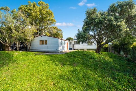 Photo of property in 9 Imperial Place, Henderson, Auckland, 0612