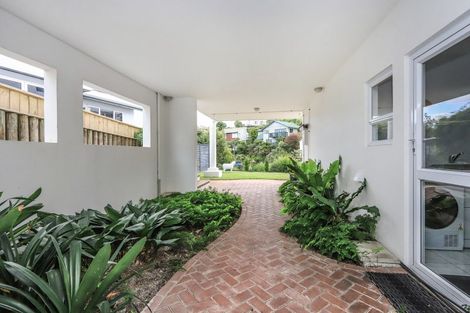 Photo of property in 132 Priestley Terrace, Bluff Hill, Napier, 4110