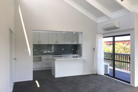 Photo of property in 1/18 Wernham Place, Northcote, Auckland, 0626