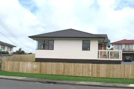 Photo of property in 3/41 Colwill Road, Massey, Auckland, 0614