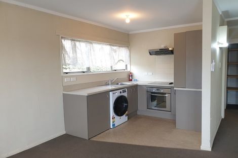 Photo of property in 2/126 Redwood Avenue, Tawa, Wellington, 5028