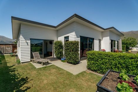 Photo of property in 11 Coromandel Street, Wanaka, 9305