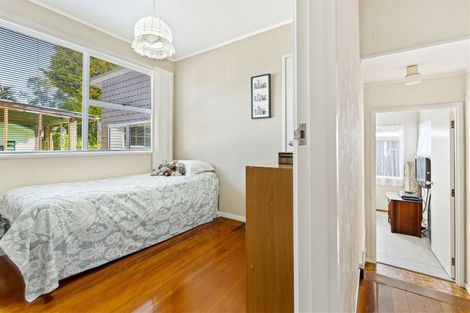 Photo of property in 23 Finlow Drive, Te Atatu South, Auckland, 0610