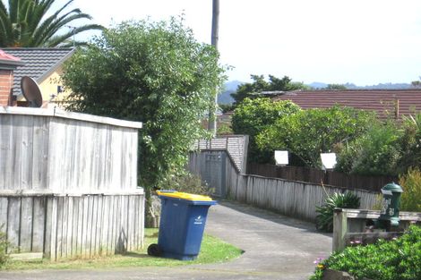 Photo of property in 28 Humphrey Kemp Avenue, Henderson, Auckland, 0612