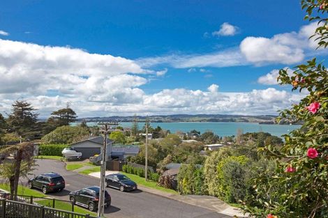Photo of property in 10 Fenton Terrace, Cockle Bay, Auckland, 2014