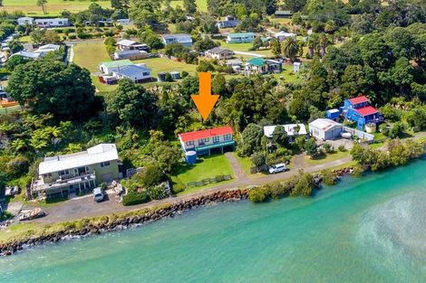 Photo of property in 24 Koutu Beach Road, Opononi, Kaikohe, 0473