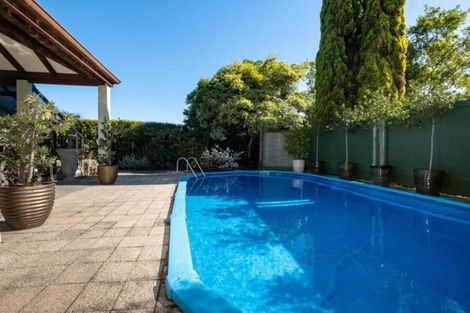 Photo of property in 27 Muritai Crescent, Havelock North, 4130