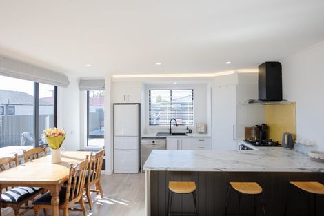 Photo of property in 68 Park Street, Winton, 9720