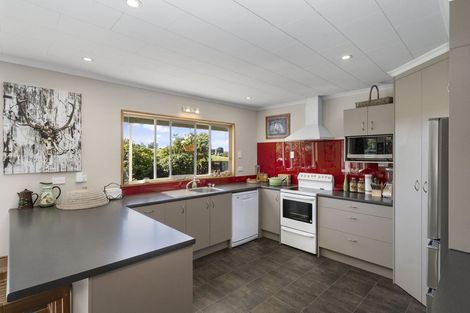 Photo of property in 22 Tiratu Road, Dannevirke, 4976