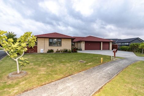 Photo of property in 55 Liberty Grove, Kelvin Grove, Palmerston North, 4414