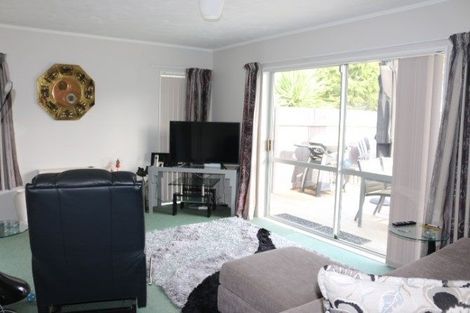 Photo of property in 8 Cargill Grove, Kelvin Grove, Palmerston North, 4414
